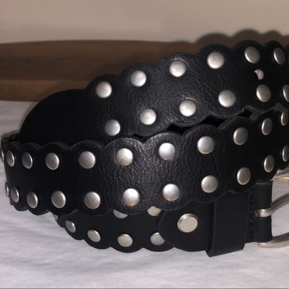 Brandy Melville Olivia stud belt - Picture 4 of 6